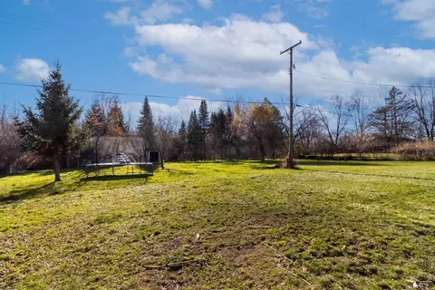 2053 Carleton W, Carleton, MI 48117 photo 3