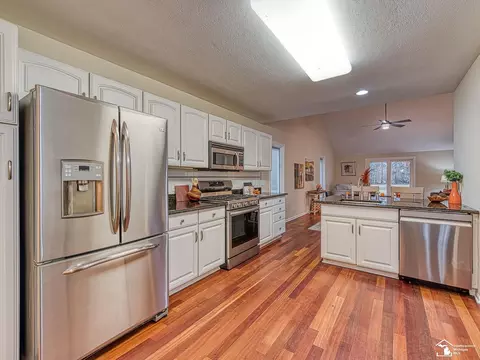 1634 Spruce, Temperance, MI 48182 photo 5