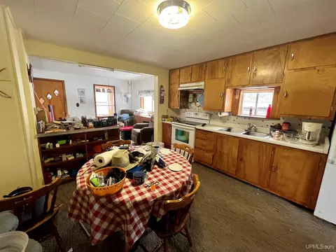 5 Baker, Caspian, MI 49915 photo 3