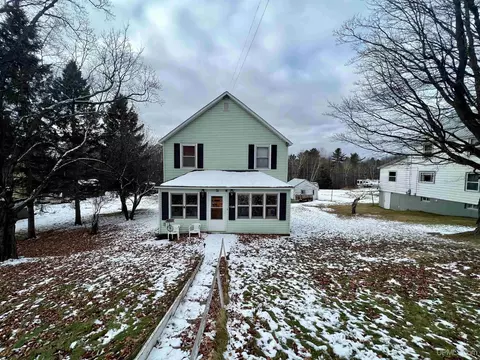 5 Baker, Caspian, MI 49915