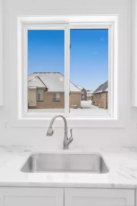 49725 Bingham, Macomb, MI 48044 photo 9