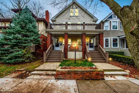 1105-1107 Lakepointe, Grosse Pointe Park, MI 48230