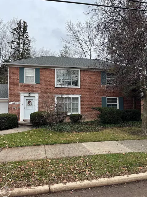 562-564 St Clair, Grosse Pointe, MI 48230 photo 4