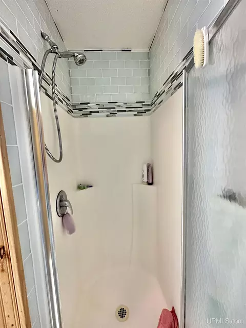 6180 G5, Escanaba, MI 49829 photo 12