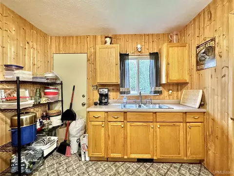 6180 G5, Escanaba, MI 49829 photo 3