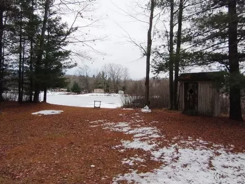5487 Morrow, Gladwin, MI 48624 photo 3