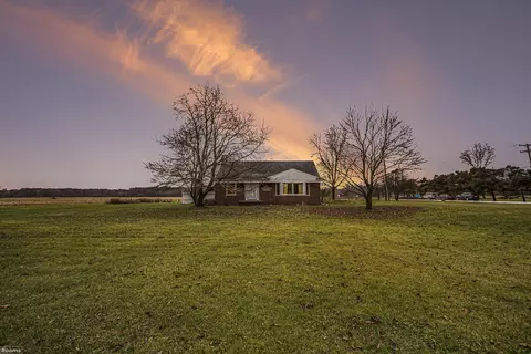 20360 29 Mile Rd, Ray, MI 48096