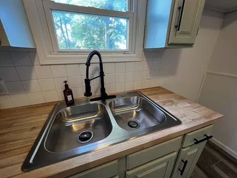 1600 Eberly, Flint, MI 48532 photo 9
