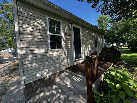 1600 Eberly, Flint, MI 48532 photo 3