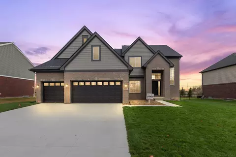 4153 Spring Mdw, Sterling Heights, MI 48314