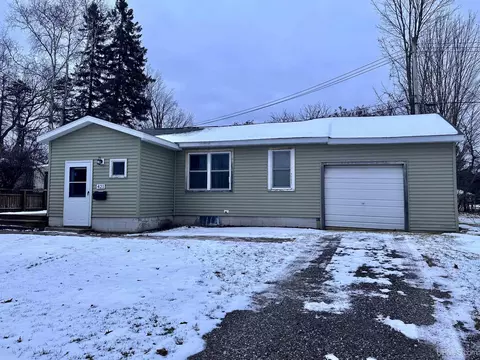 421 South Park, Kingsford, MI 49802
