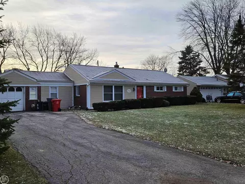 37488 Edgewood, Clinton Township, MI 48036