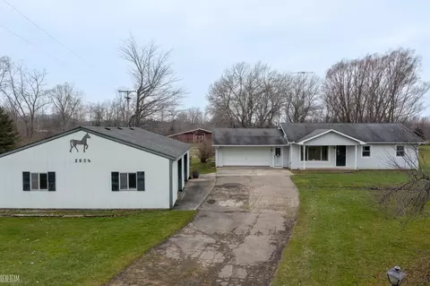 2805 Wales Ctr, Goodells, MI 48027