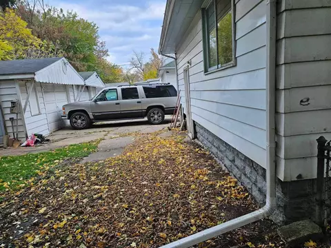 2116 Brown, Flint, MI 48503 photo 4