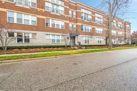 78 Clinton, Mount Clemens, MI 48043