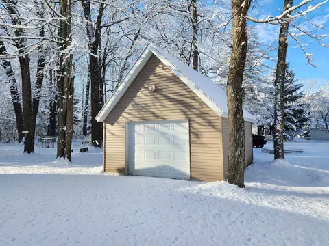 330 Arbor, Lake, MI 48632 photo 3