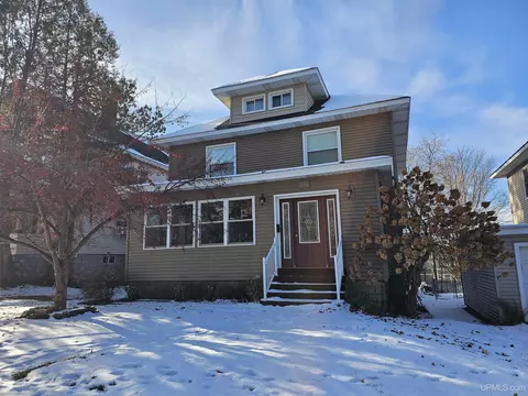 809 N Main, Ishpeming, MI 49849