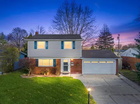 38276 Tottenham, Sterling Heights, MI 48312