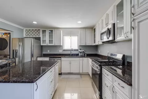 18140 Valade, Riverview, MI 48193 photo 11