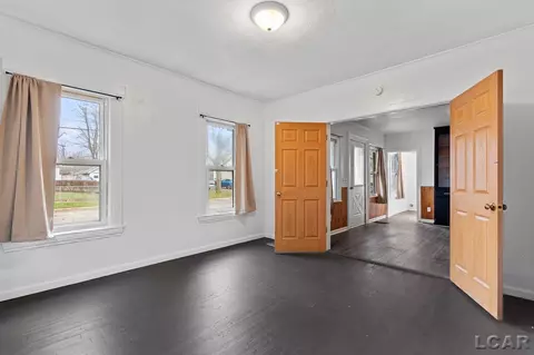 1018 E Butler, Adrian, MI 49221 photo 7