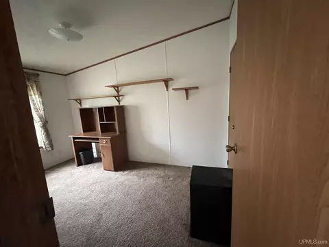 19 Th Mapleview, Gladstone, MI 49837 photo 10