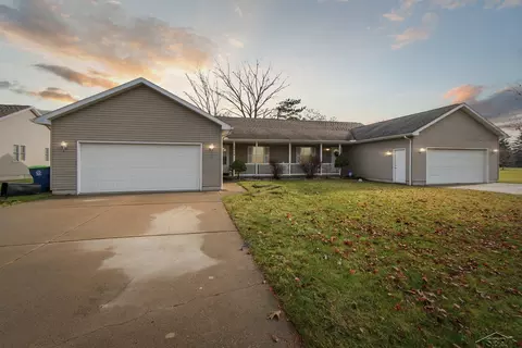 3052 Silverwood, Saginaw, MI 48603