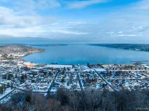 310 Chestnut, Munising, MI 49862 photo 3