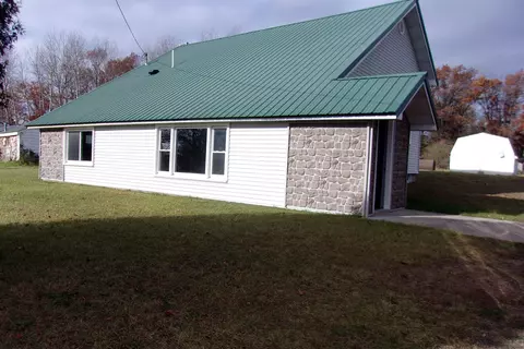 2932 W Ludington, Farwell, MI 48622