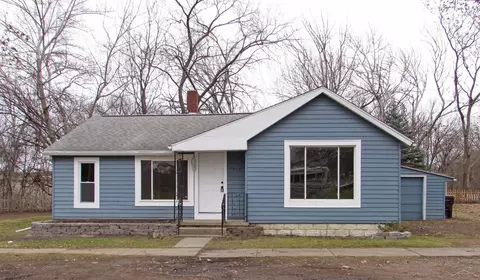 506 N Line, Chesaning, MI 48616