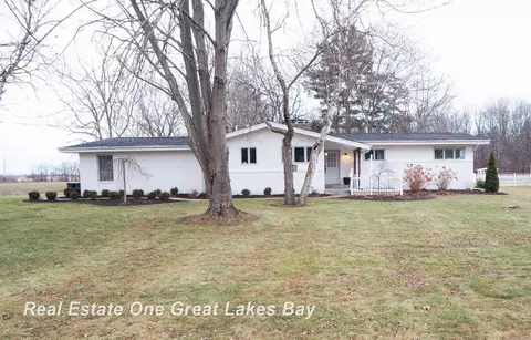 4226 Cass Riv, Saginaw, MI 48601