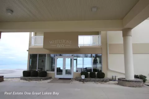576 N Huron #302, Au Gres, MI 48703 photo 3