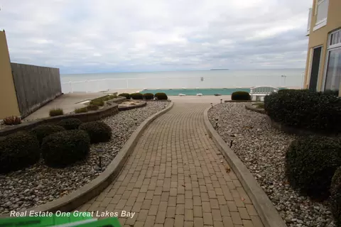 576 N Huron #302, Au Gres, MI 48703 photo 6