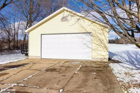1771 E Romeo, Leonard, MI 48367 photo 42