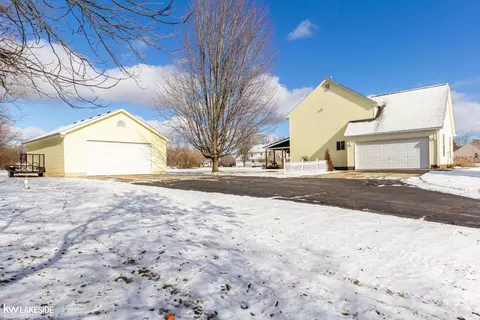 1771 E Romeo, Leonard, MI 48367 photo 43