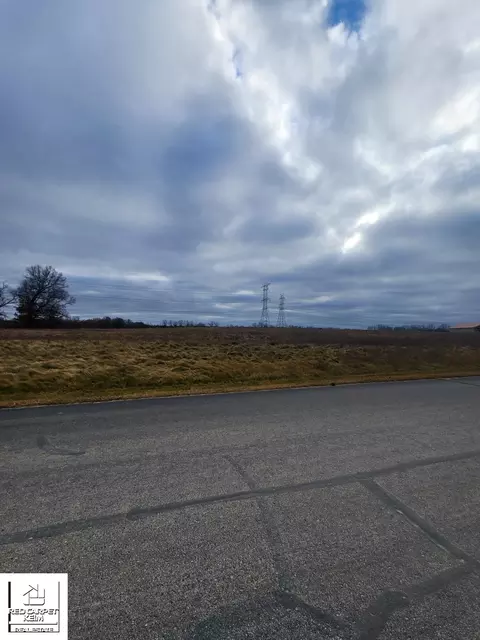 Rooster, Lapeer, MI 48446 photo 3