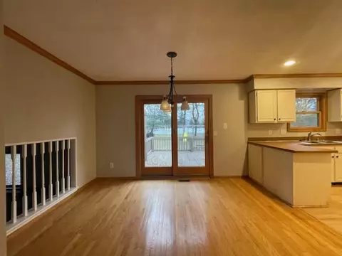 1143 Springview, Flushing, MI 48433 photo 4