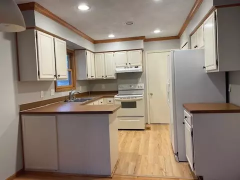 1143 Springview, Flushing, MI 48433 photo 5