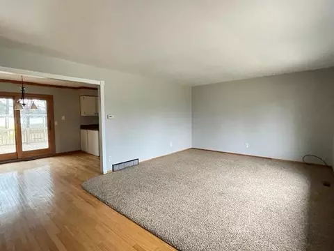 1143 Springview, Flushing, MI 48433 photo 3