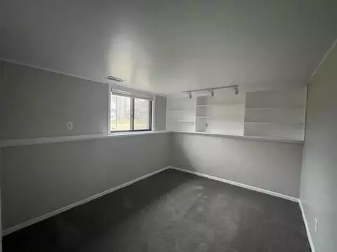 1143 Springview, Flushing, MI 48433 photo 8