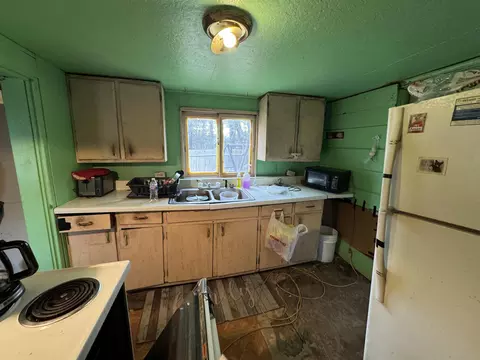 254 Spruce, Gladwin, MI 48624 photo 6