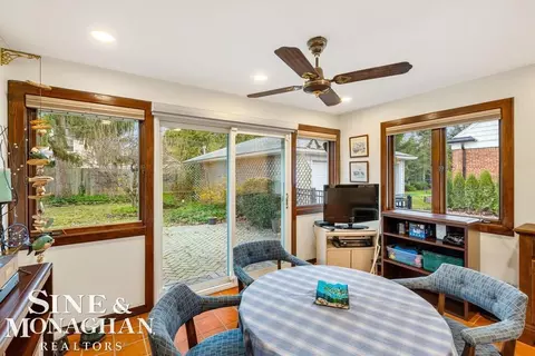 89 Handy, Grosse Pointe Farms, MI 48236 photo 13