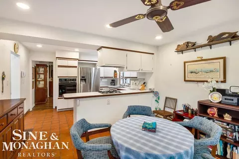 89 Handy, Grosse Pointe Farms, MI 48236 photo 12