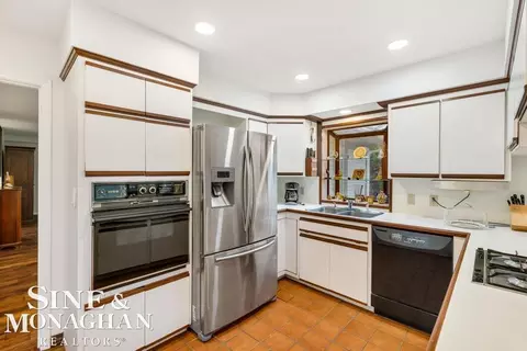 89 Handy, Grosse Pointe Farms, MI 48236 photo 11