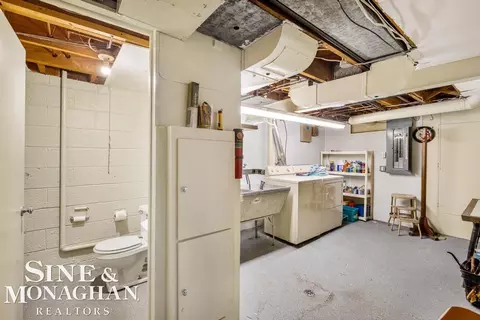 89 Handy, Grosse Pointe Farms, MI 48236 photo 26