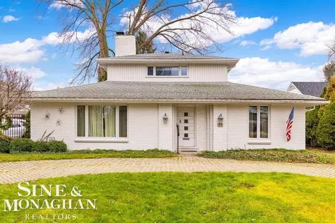 89 Handy, Grosse Pointe Farms, MI 48236