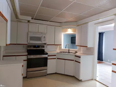 3601 Miller Rd, Flint, MI 48503 photo 3