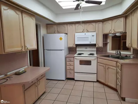 3609 Miller Rd, Flint, MI 48503 photo 4