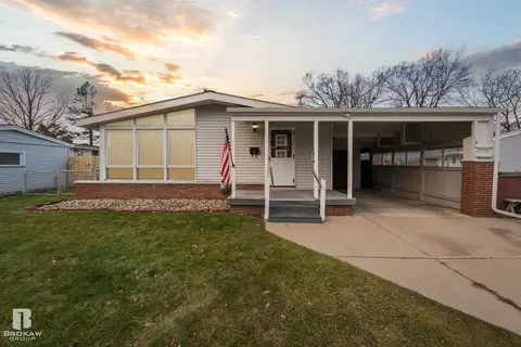 710 Fitzner, Davison, MI 48423