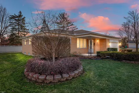 35949 Vargo, Livonia, MI 48152