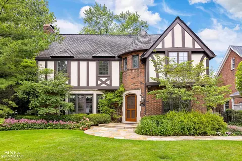 1047 Kensington, Grosse Pointe Park, MI 48230